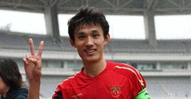 大动作！孙祥和穆斯卡特建议上港用国脚顶薪税前五百万签下国安中锋，让他转会挑大梁的简单介绍